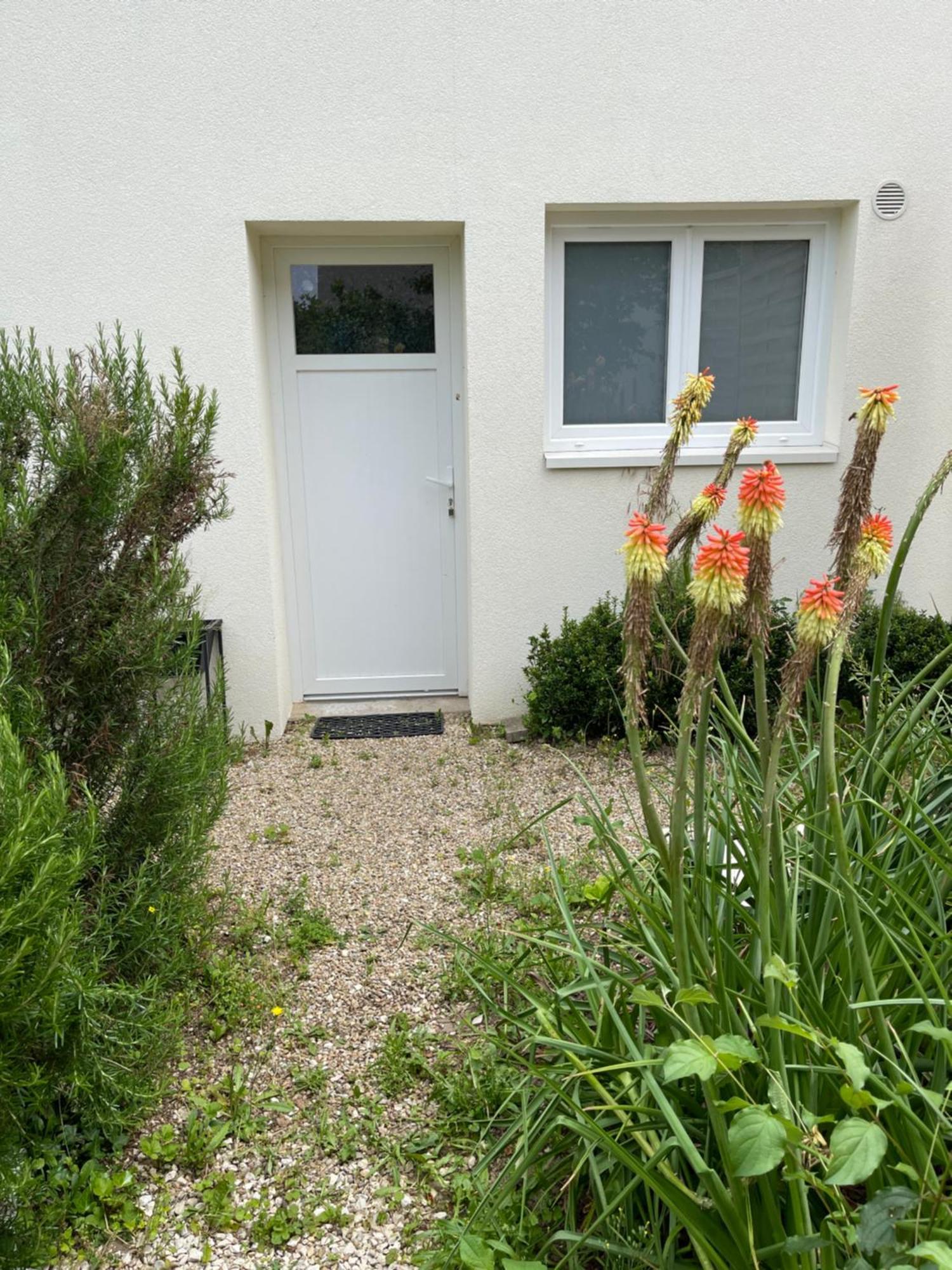 Beau Studio Equipe - Calme Et Confortable Bourg-en-Bresse Zewnętrze zdjęcie